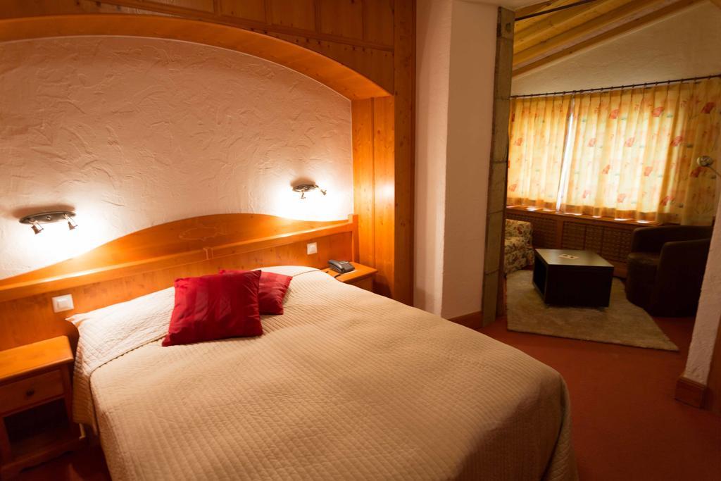 Hotel De La Truite & Spa Le Petit Nautilus Le Pont Ruang foto