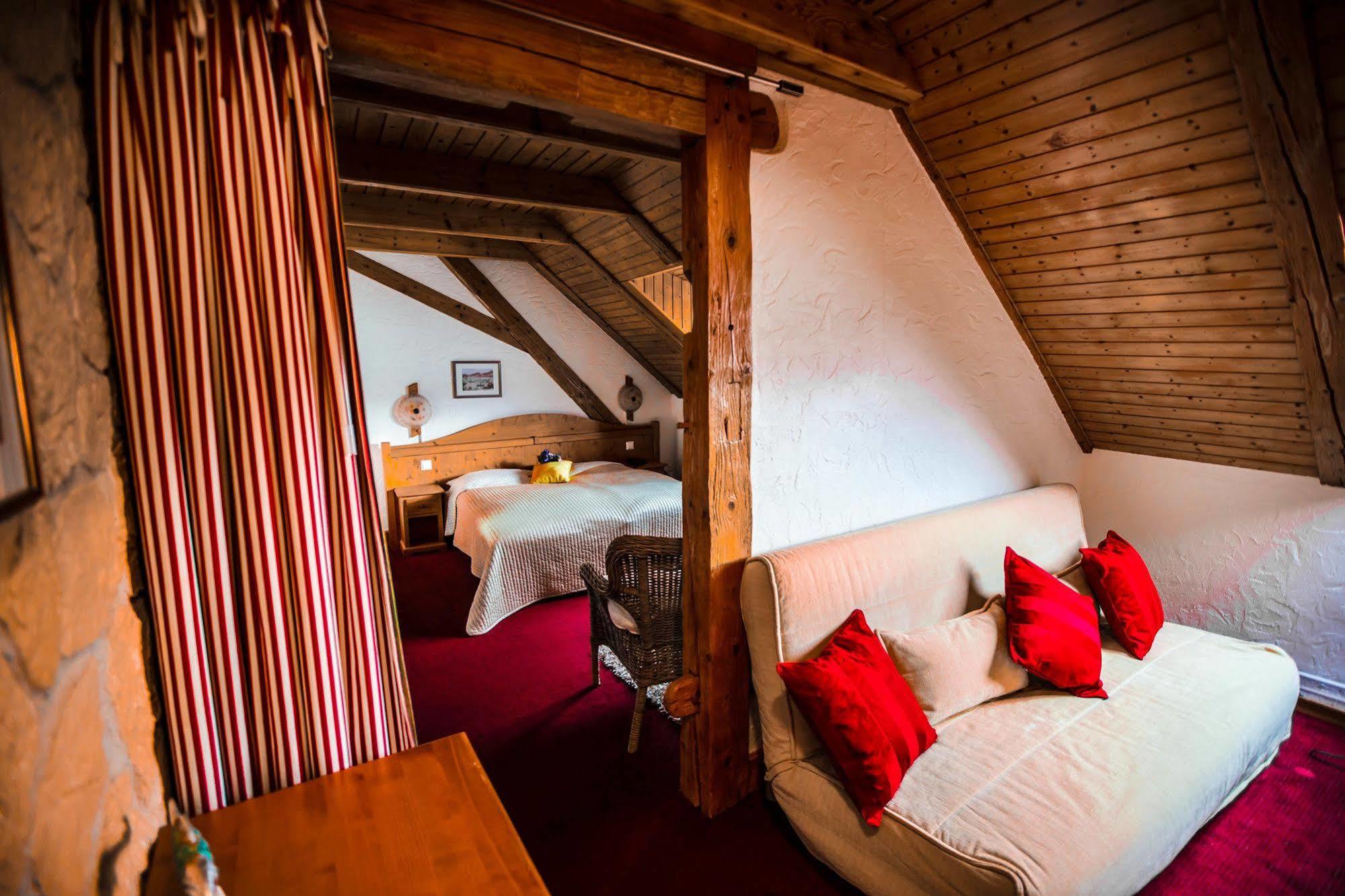 Hotel De La Truite & Spa Le Petit Nautilus Le Pont Bagian luar foto